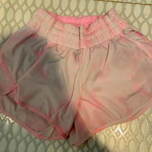 Lululemon- 6s - pink and white